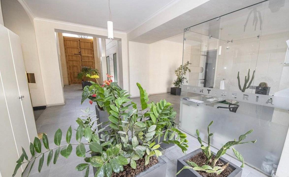 Gran Cancelliere Apartment With Parking Palermo Bagian luar foto